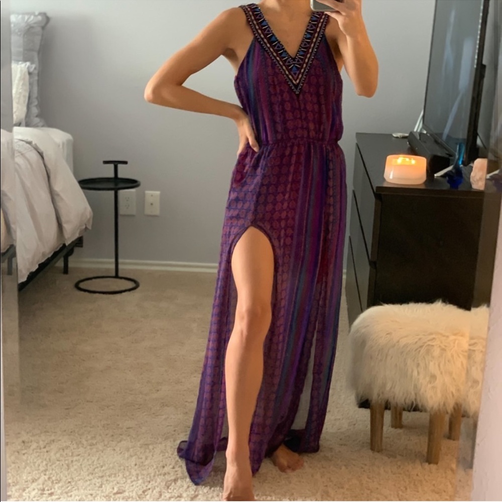 Maxi dress with slits